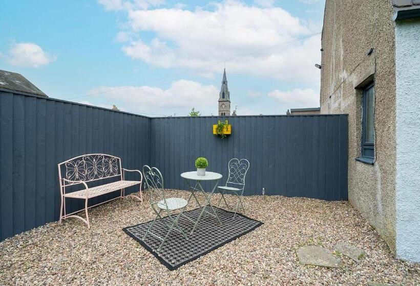 The Palm At The Ferry