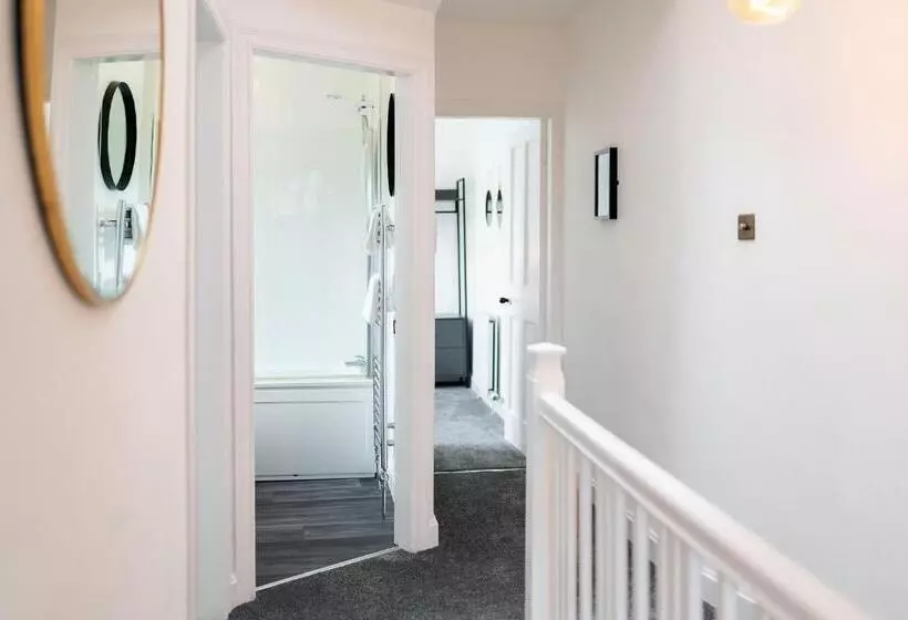 The Palm At The Ferry