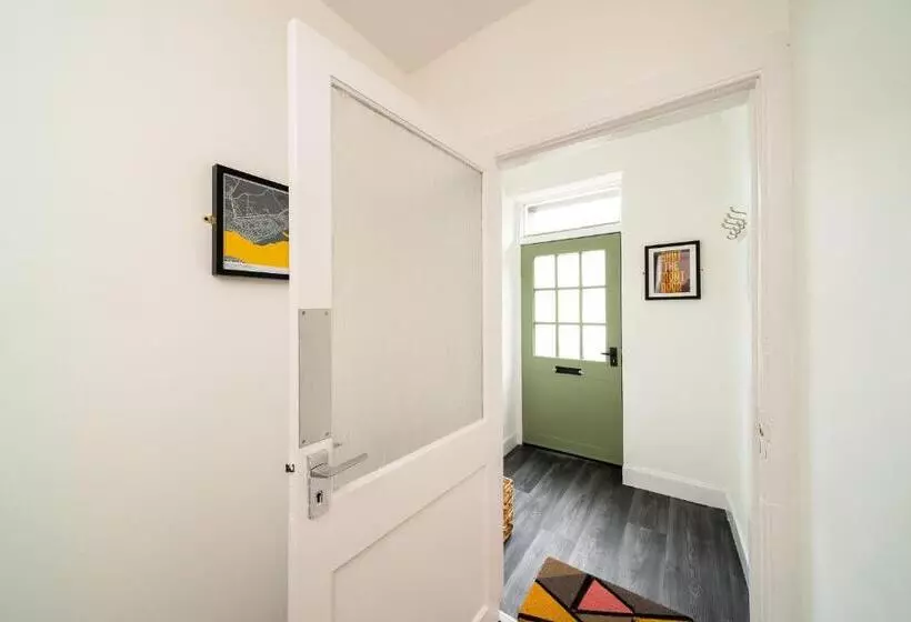 The Palm At The Ferry