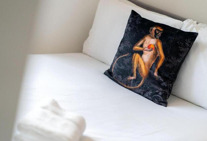 The Palm At The Ferry