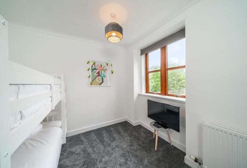 The Palm At The Ferry