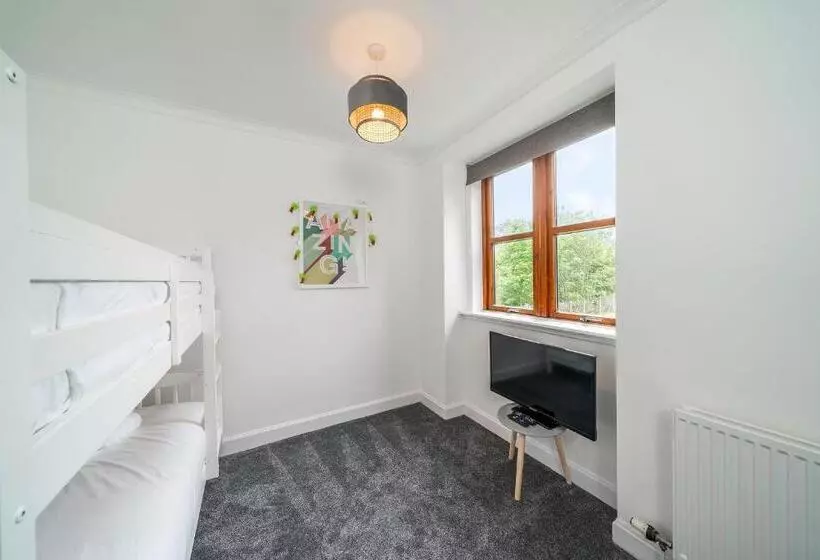 The Palm At The Ferry