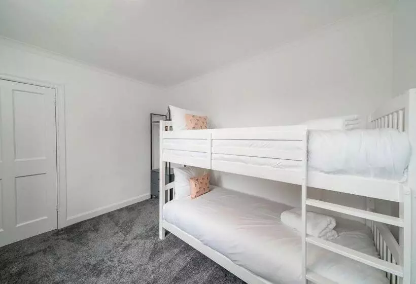 The Palm At The Ferry