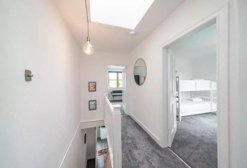 The Palm At The Ferry