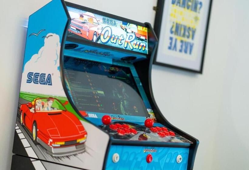 The Palm At The Ferry