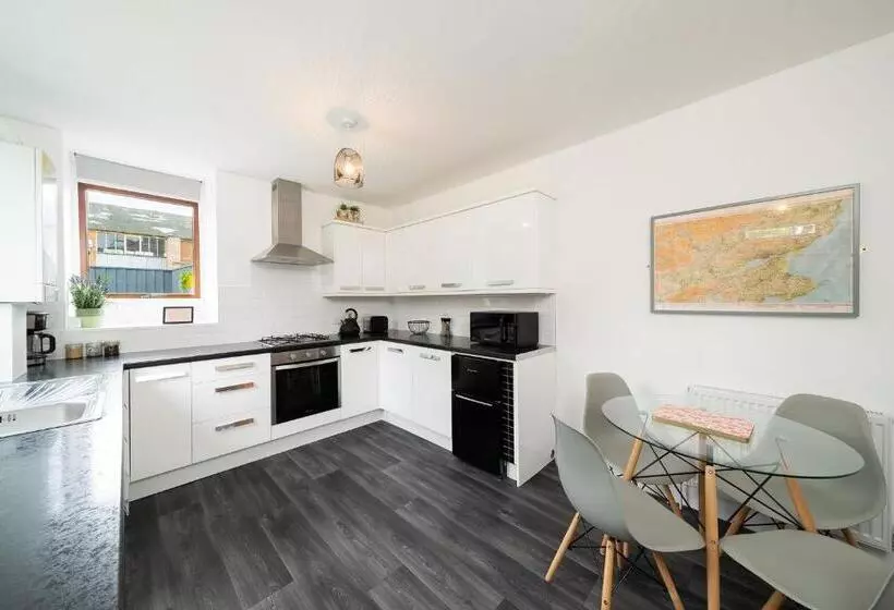 The Palm At The Ferry