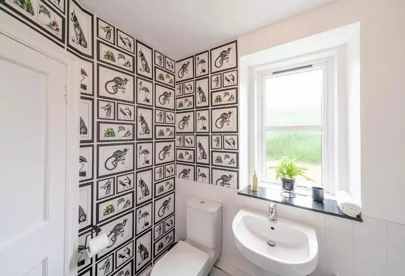 The Palm At The Ferry