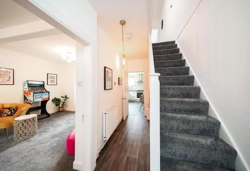 The Palm At The Ferry