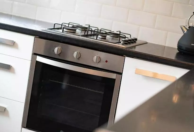 The Palm At The Ferry