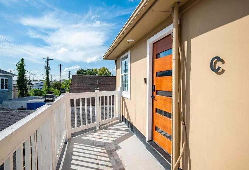 5br Home Sleeps 16 Downtown/pet Friendly/ev Charger