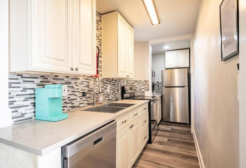 5br Home Sleeps 16 Downtown/pet Friendly/ev Charger