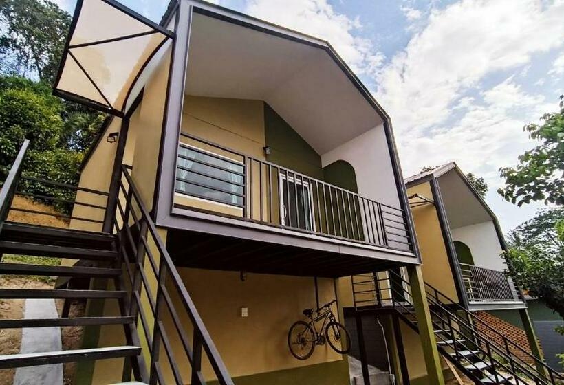 Aamiaismajoitus (B&B) เลคแค้มป์ รีสอร์ท