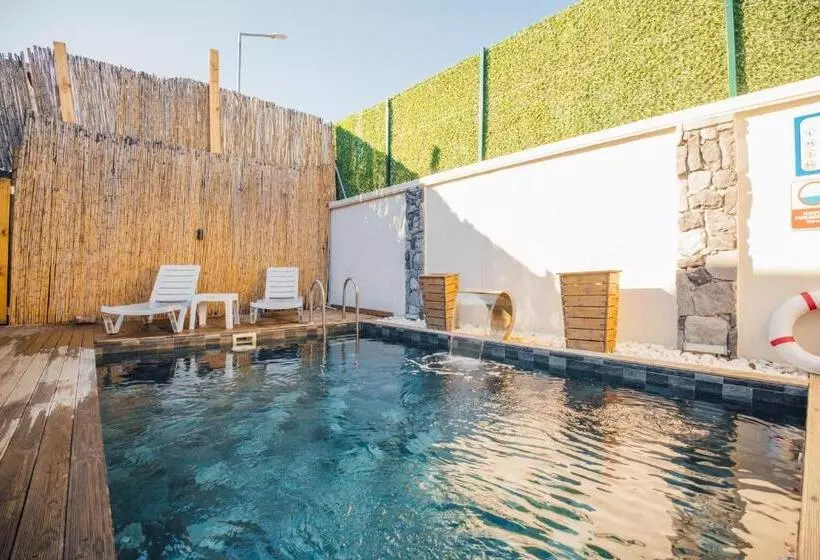 Aamiaismajoitus (B&B) Tree Bungalov Maşukiye