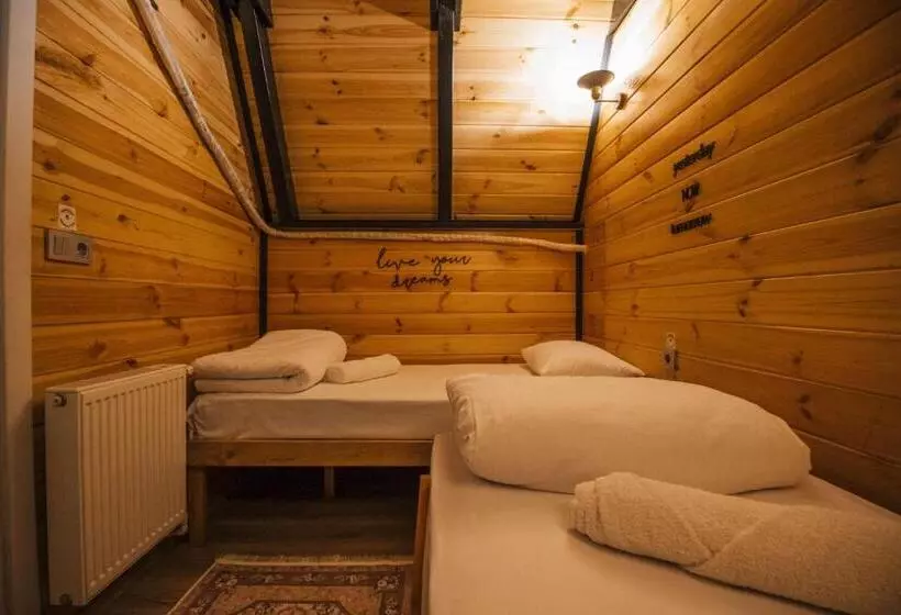 Aamiaismajoitus (B&B) Tree Bungalov Maşukiye