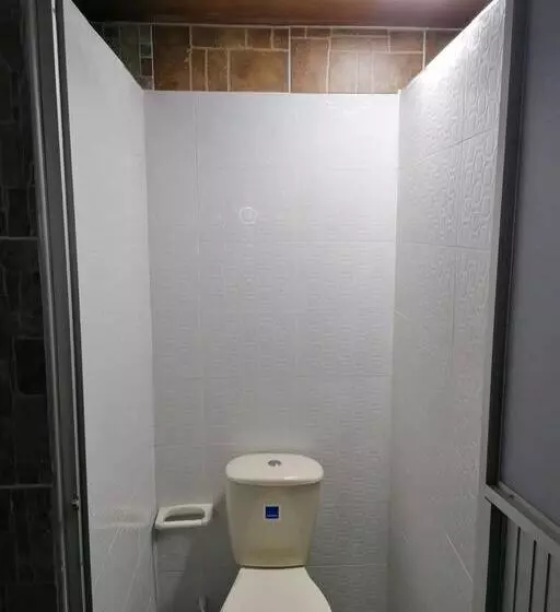 Bienvenido A Tu Segundo Hogar A Dos Cuadras Del Centro Recreaciónal Lagos Club Comfatolima