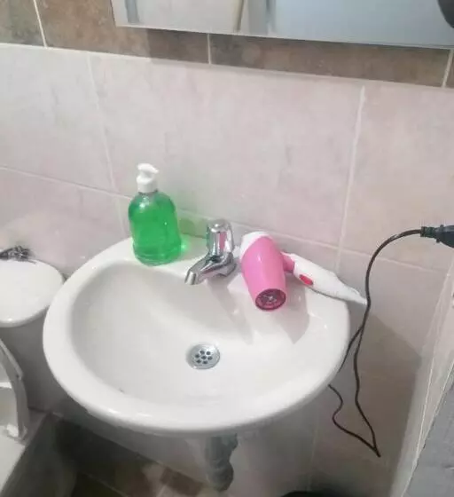Bienvenido A Tu Segundo Hogar A Dos Cuadras Del Centro Recreaciónal Lagos Club Comfatolima