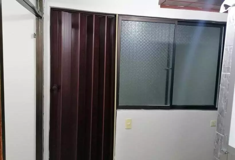Bienvenido A Tu Segundo Hogar A Dos Cuadras Del Centro Recreaciónal Lagos Club Comfatolima