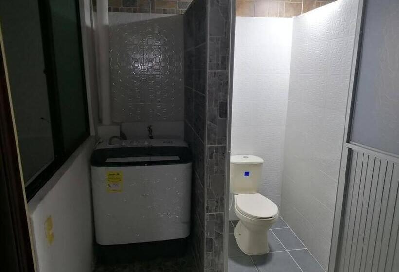 Bienvenido A Tu Segundo Hogar A Dos Cuadras Del Centro Recreaciónal Lagos Club Comfatolima