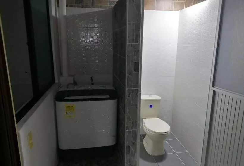 Bienvenido A Tu Segundo Hogar A Dos Cuadras Del Centro Recreaciónal Lagos Club Comfatolima