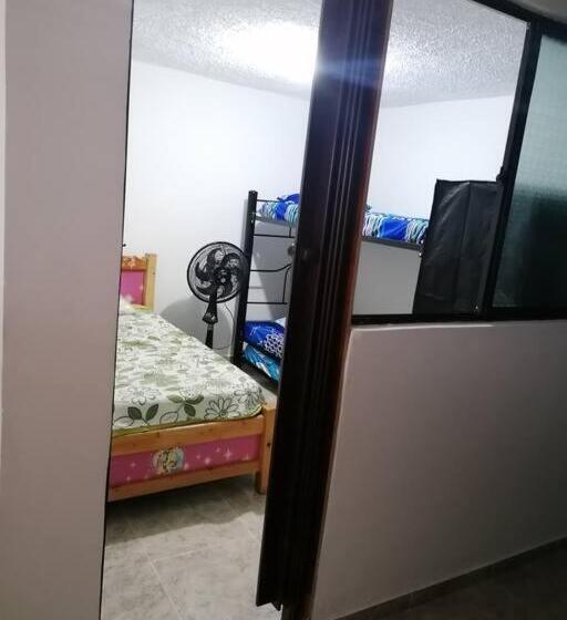 Bienvenido A Tu Segundo Hogar A Dos Cuadras Del Centro Recreaciónal Lagos Club Comfatolima