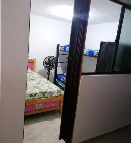 Bienvenido A Tu Segundo Hogar A Dos Cuadras Del Centro Recreaciónal Lagos Club Comfatolima