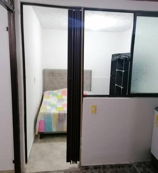 Bienvenido A Tu Segundo Hogar A Dos Cuadras Del Centro Recreaciónal Lagos Club Comfatolima