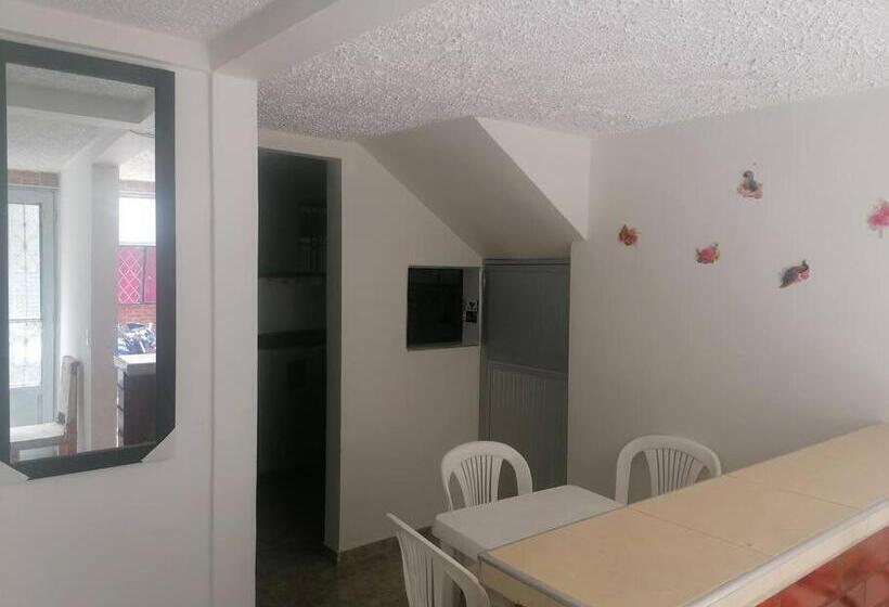 Bienvenido A Tu Segundo Hogar A Dos Cuadras Del Centro Recreaciónal Lagos Club Comfatolima