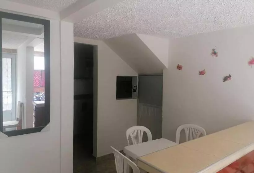 Bienvenido A Tu Segundo Hogar A Dos Cuadras Del Centro Recreaciónal Lagos Club Comfatolima