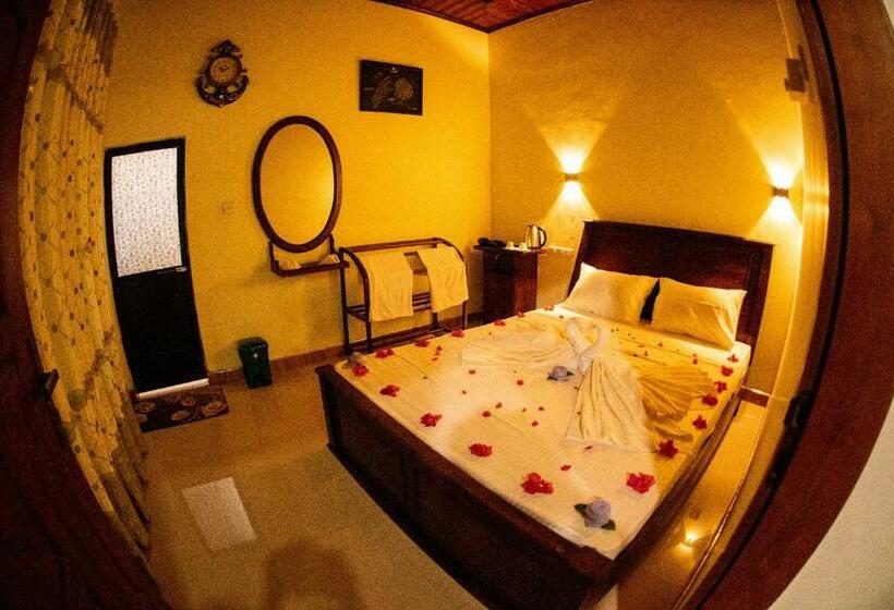 Pension Cool Positive River Side