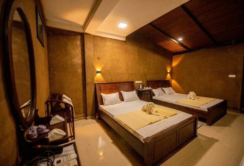 Pension Cool Positive River Side