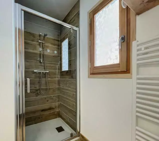 Chalet Le Mauntenrojji   Skis Aux Pieds