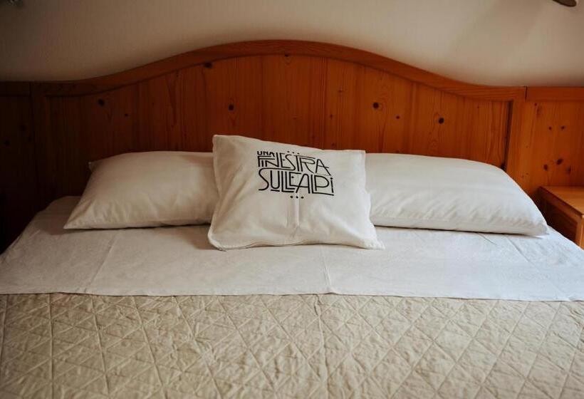 בית מלון כפרי Una Finestra Sulle Alpi