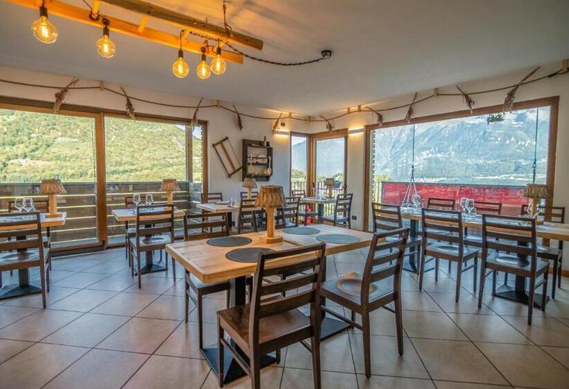 בית מלון כפרי Una Finestra Sulle Alpi