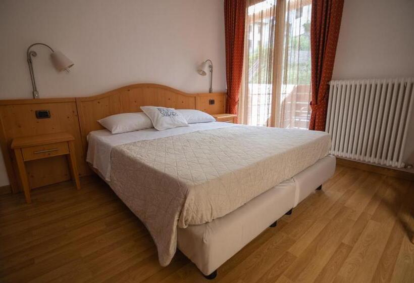 בית מלון כפרי Una Finestra Sulle Alpi