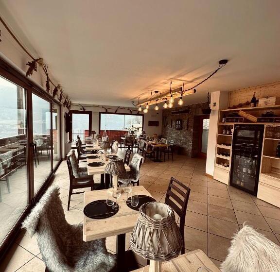 בית מלון כפרי Una Finestra Sulle Alpi