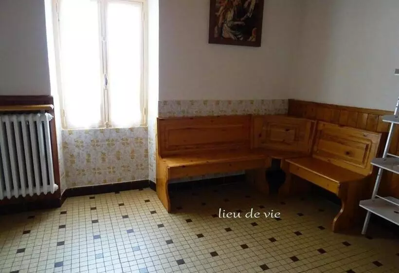 Les Hirondelles De Montsec