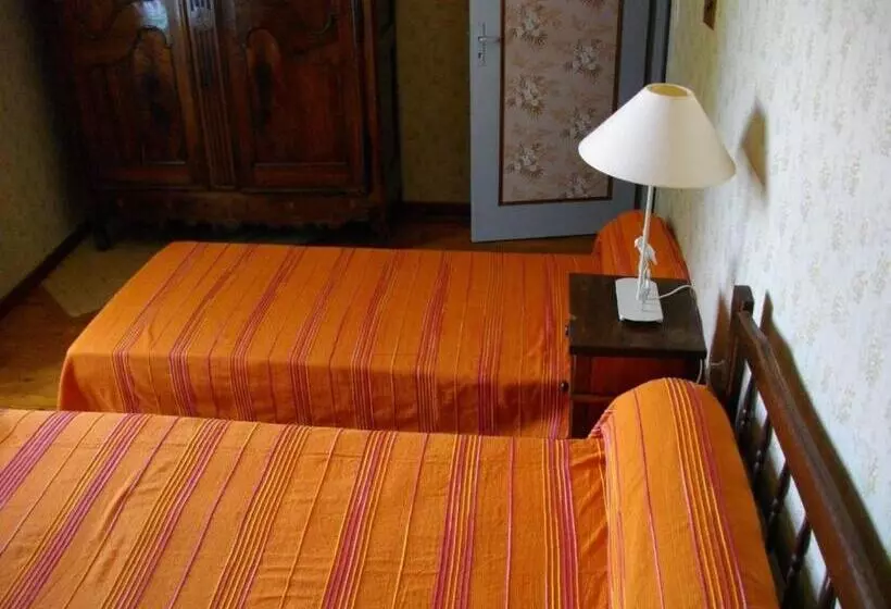 Les Hirondelles De Montsec