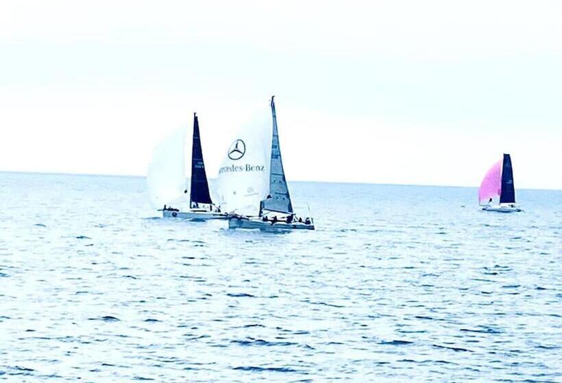 Lottie S Lookout, Ventnor With Fantastic Sea Views