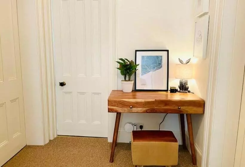 Lottie S Lookout, Ventnor With Fantastic Sea Views