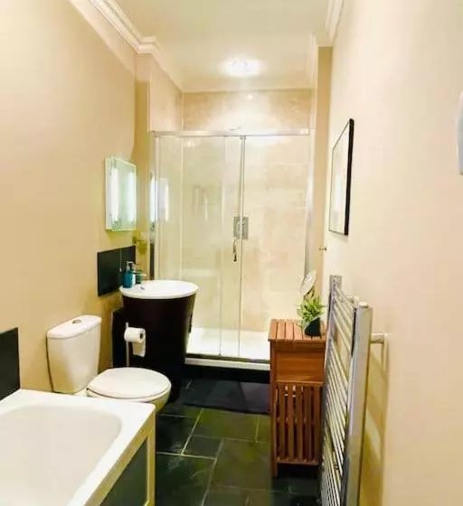 Lottie S Lookout, Ventnor With Fantastic Sea Views