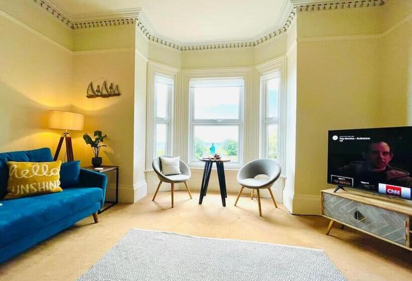 Lottie S Lookout, Ventnor With Fantastic Sea Views