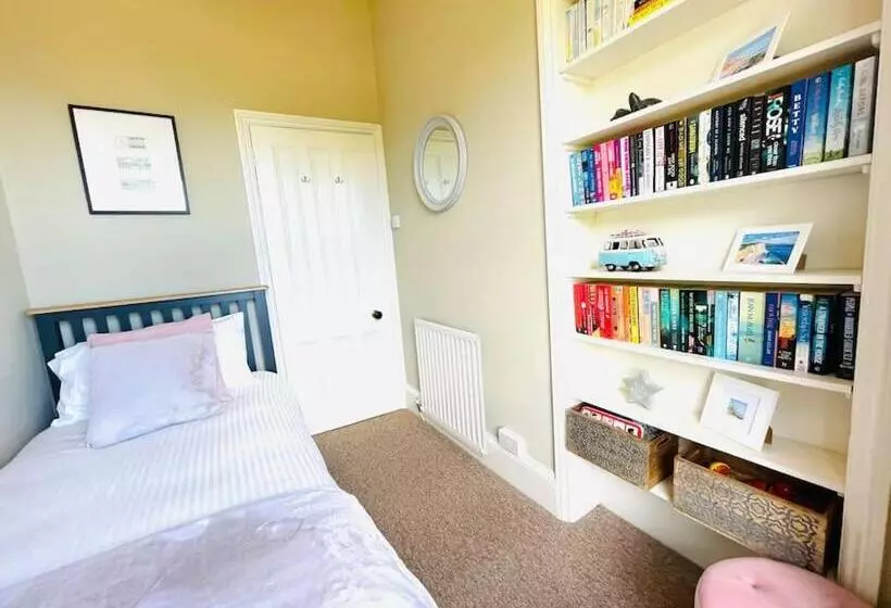 Lottie S Lookout, Ventnor With Fantastic Sea Views