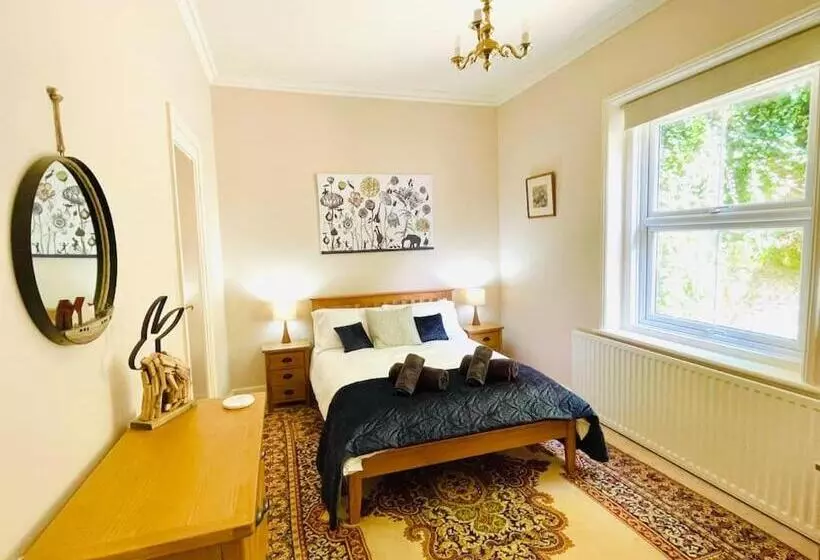 Lottie S Lookout, Ventnor With Fantastic Sea Views