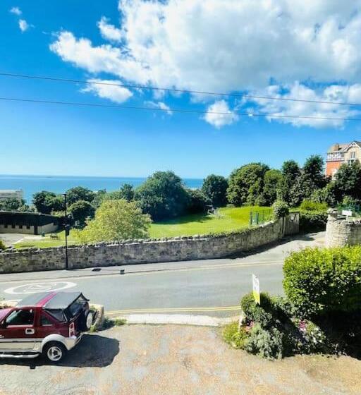 Lottie S Lookout, Ventnor With Fantastic Sea Views