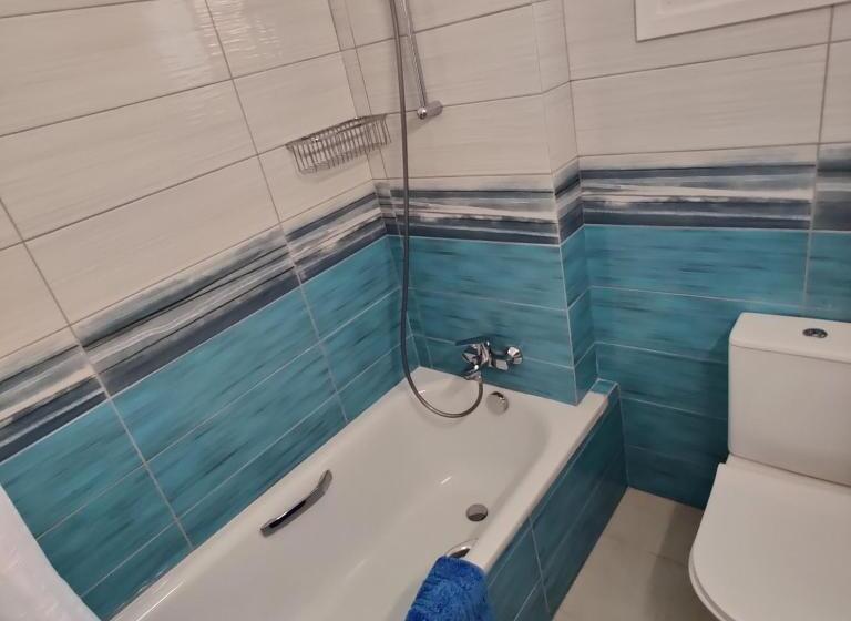 Lovely 1 Bedroom Unit @ Fabulous Location