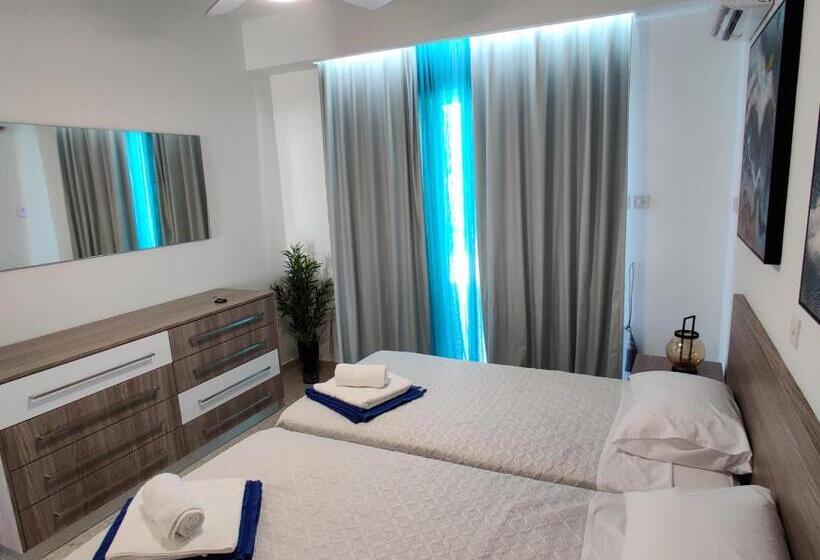 Lovely 1 Bedroom Unit @ Fabulous Location