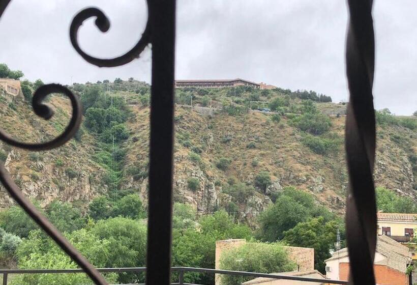 Apartamento Familiar En Toledo, Con 2 Dormitorios, Camas De Matrimonio, Ideal Ubicación Y Fantàstica