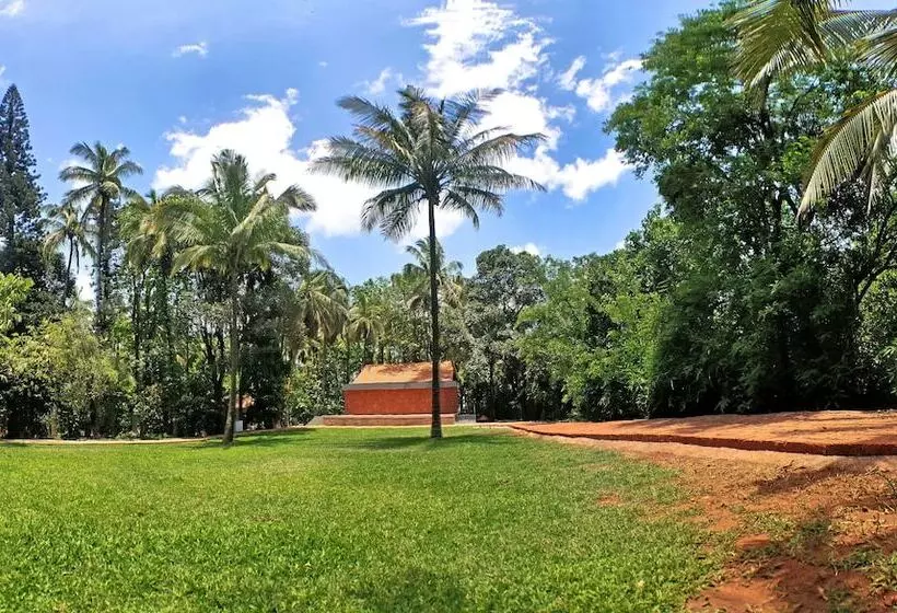 Hotelli The Orchard Resort