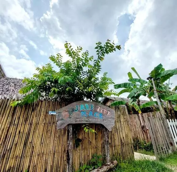 Majatalo Jake And Zyra Place