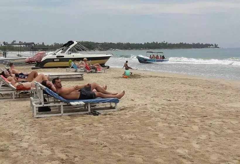 ペンション Surf Reef Beach